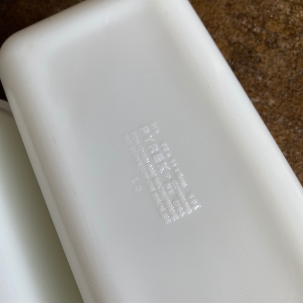 Vintage Pyrex Milk Glass Loaf Pans - Picture 3 of 6